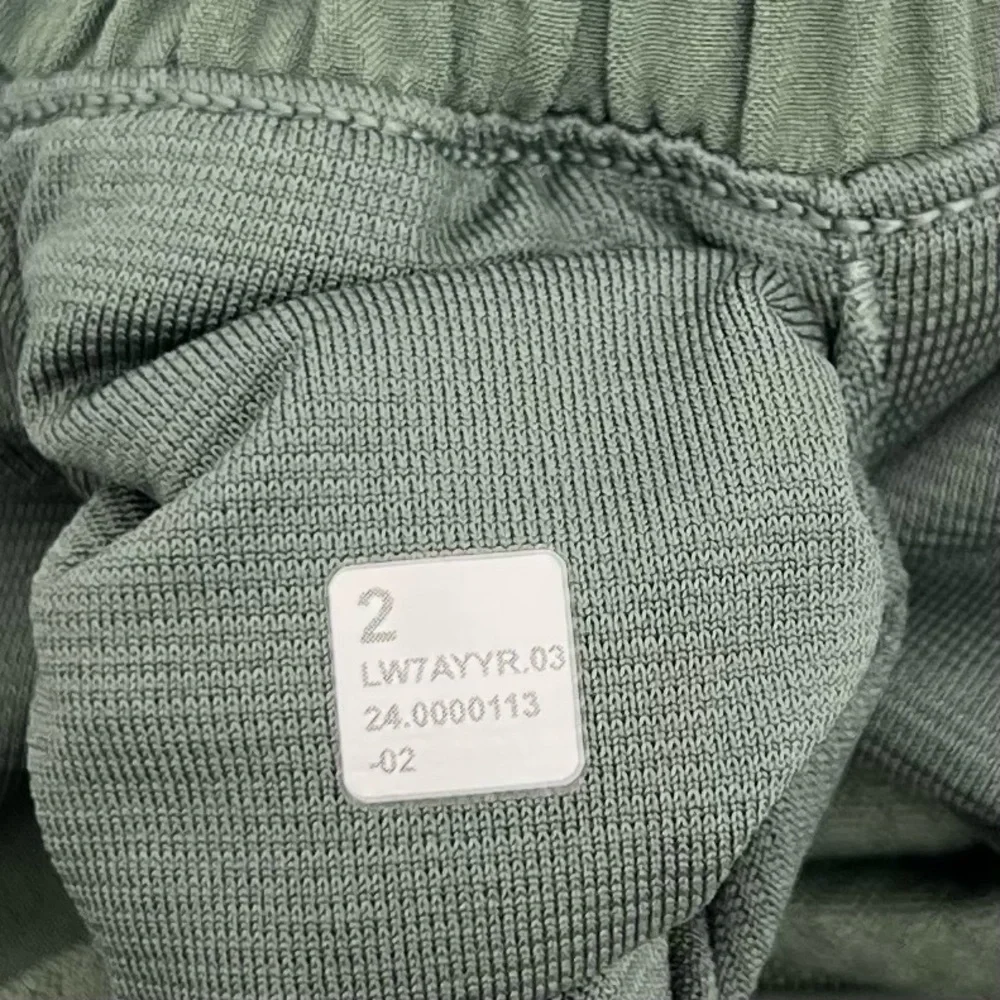 Lululemon high rise hottie hot Shorts 2.5” in Willow leaf XS - Picture 8 of 10